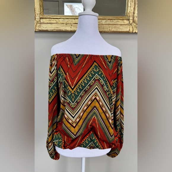 Patterned top - Picture 2 of 4